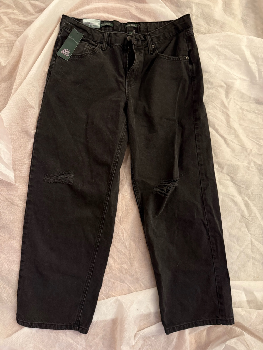 Wild Fable mid rise 90s relaxed straight 8 short